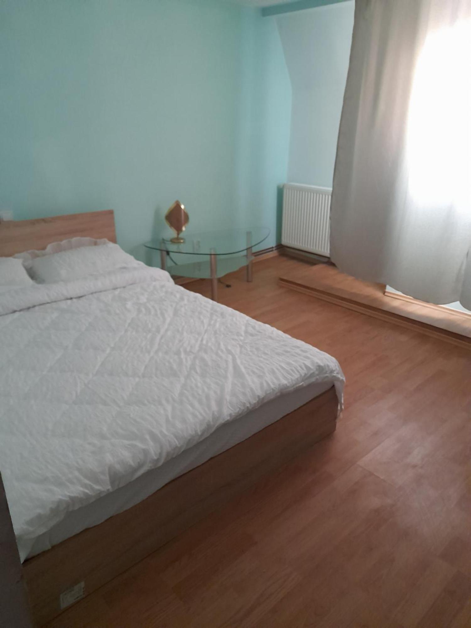 Ferienwohnung Garsoniera Sic Zona Terapia Zona Linistita La Casa Cu Parcare Cluj-Napoca Exterior foto
