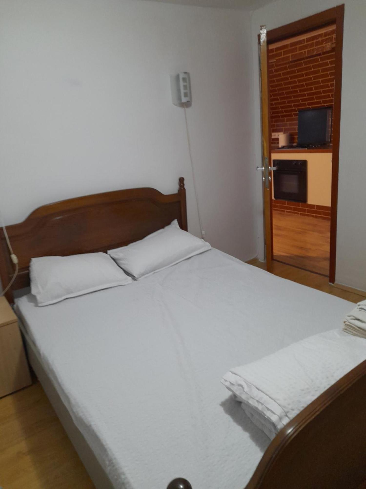 Ferienwohnung Garsoniera Sic Zona Terapia Zona Linistita La Casa Cu Parcare Cluj-Napoca Exterior foto