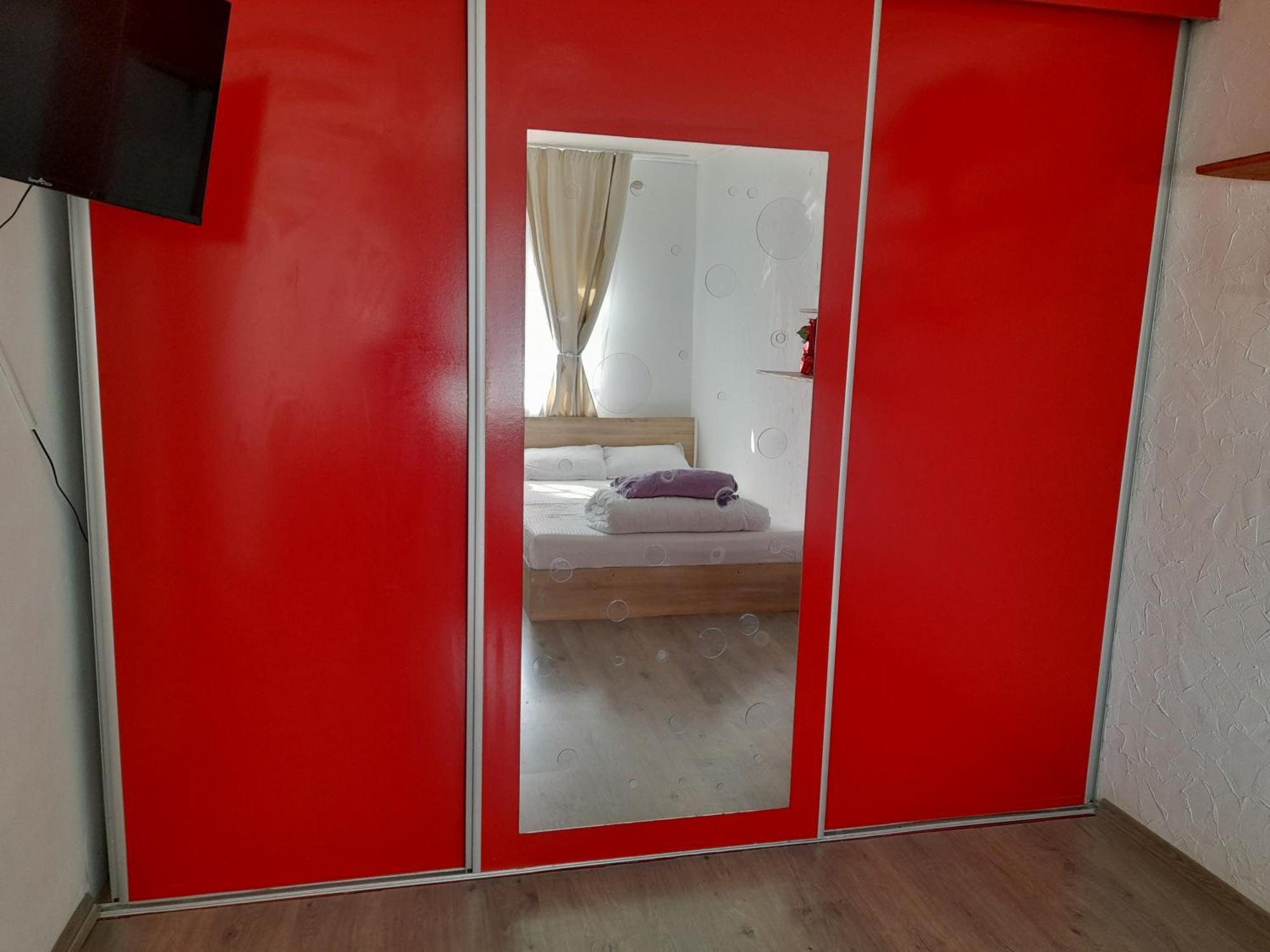 Ferienwohnung Garsoniera Sic Zona Terapia Zona Linistita La Casa Cu Parcare Cluj-Napoca Exterior foto